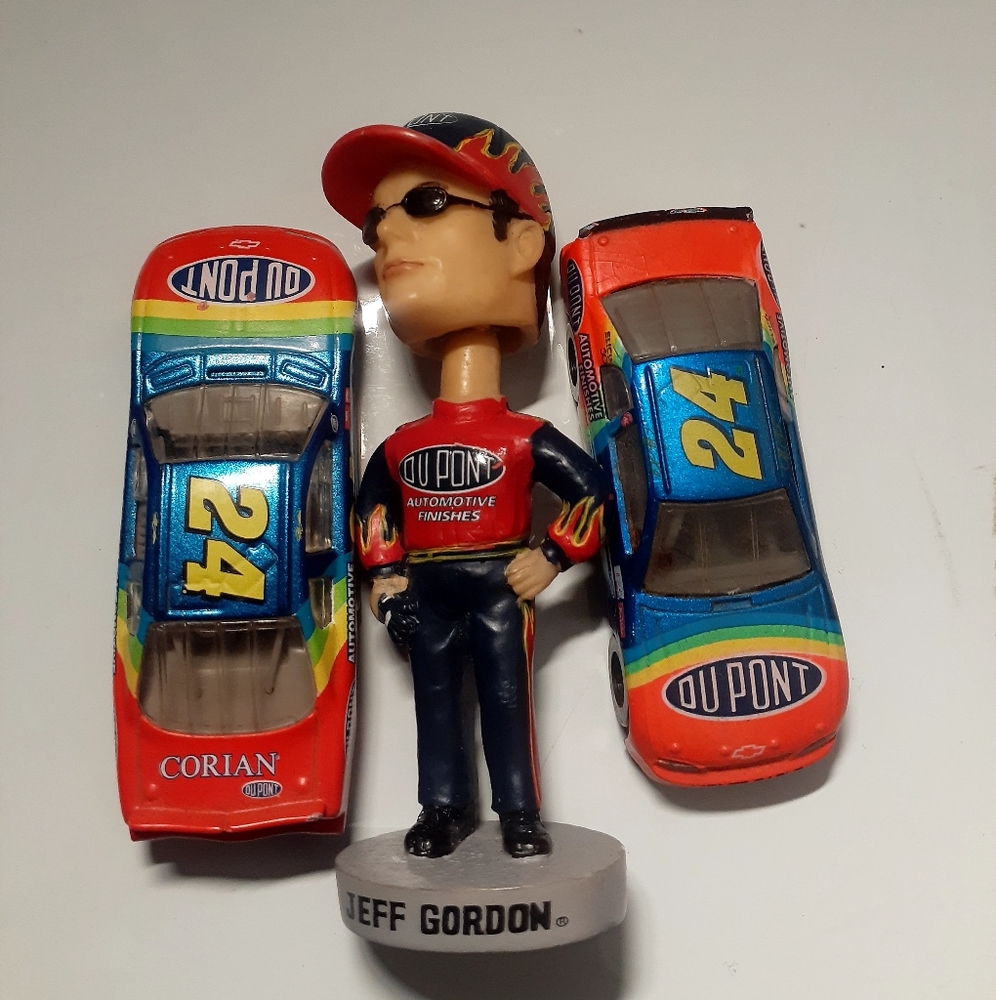 Jeff Gordon bobblehead/cars